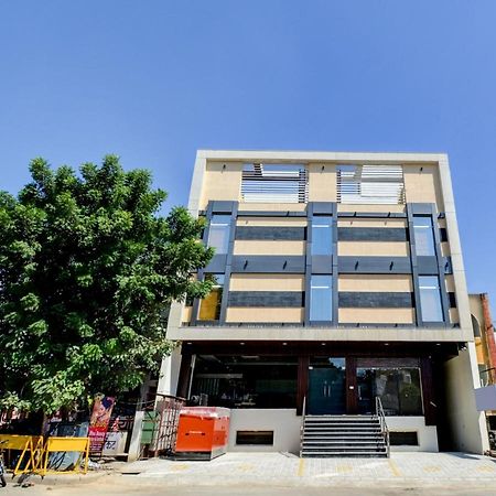Oyo 70930 The Moon Āsansol Exterior foto